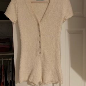 Stella Laguna Beach!!! size small, will fit a medium, soft plushy fabric